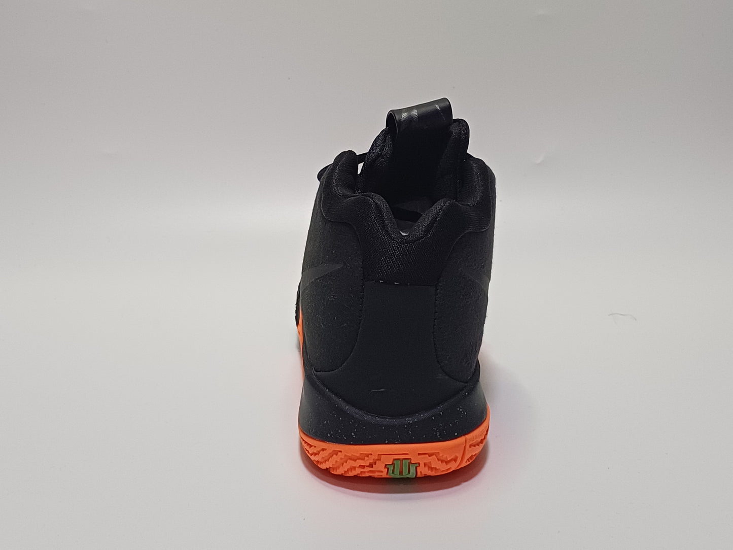 Nike Kyrie 6 Irving Negra Naranja