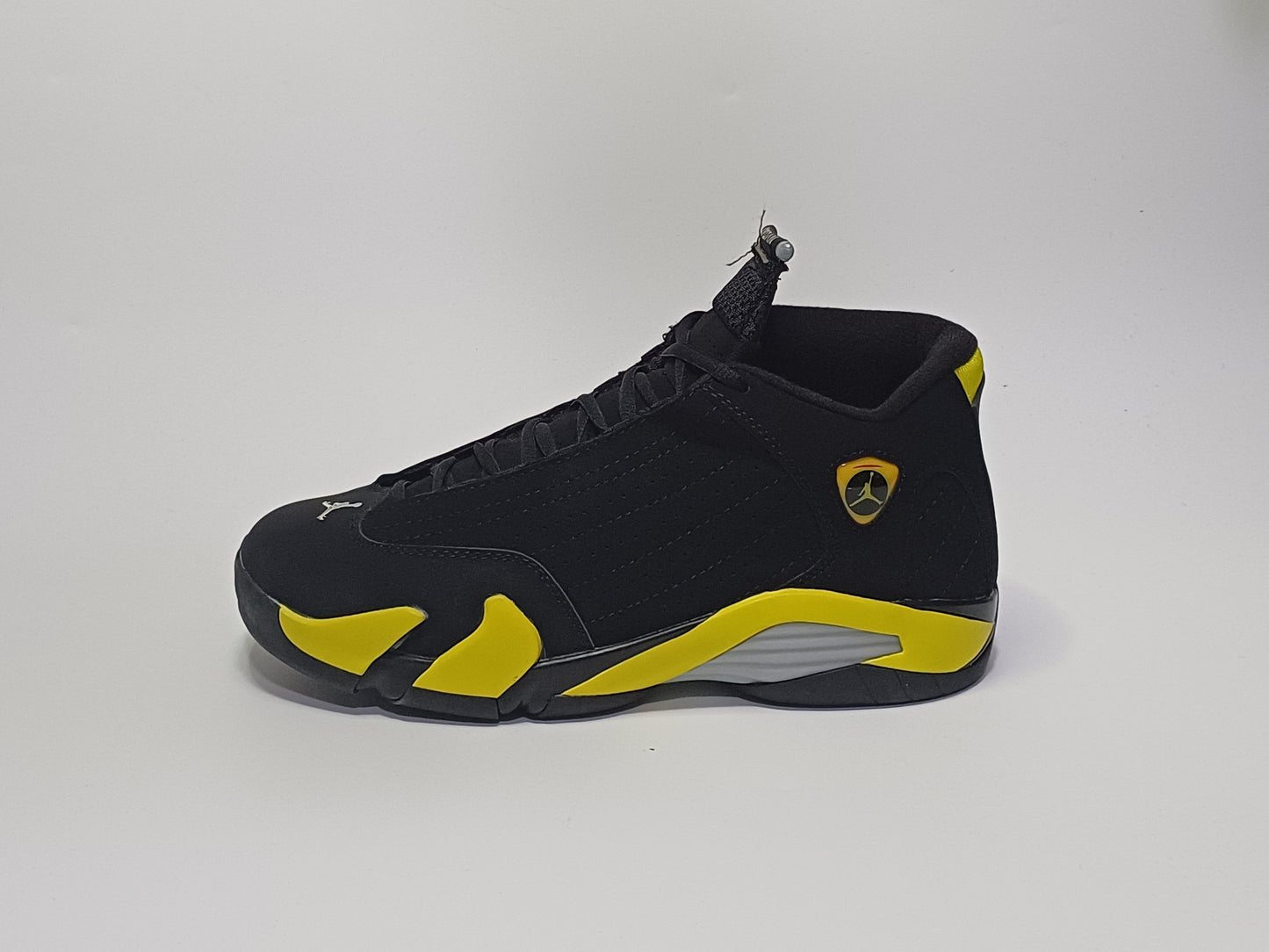 Jordan Retro 14 Negra Amarilla