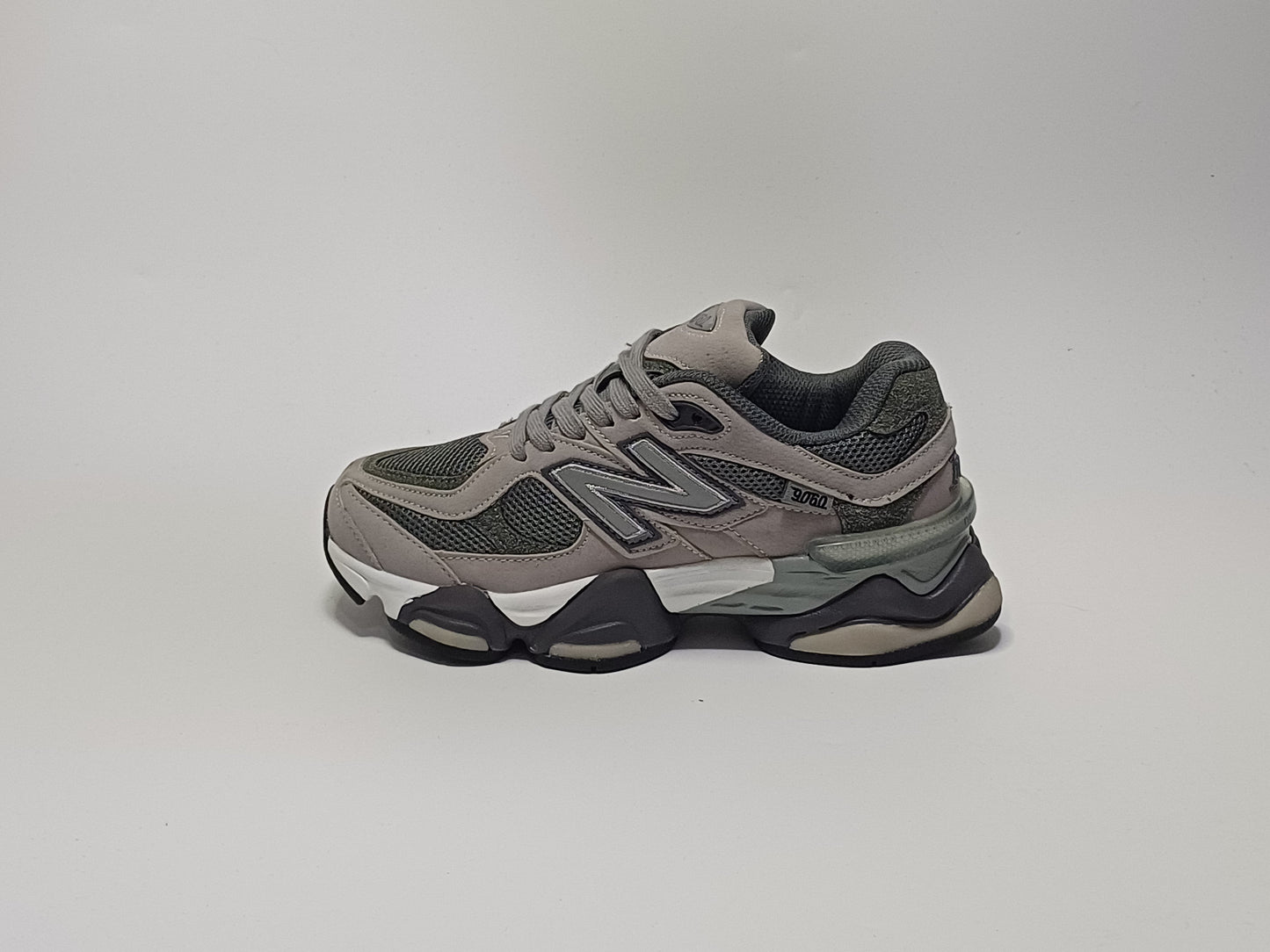 New Balance 9060 Gris Todo