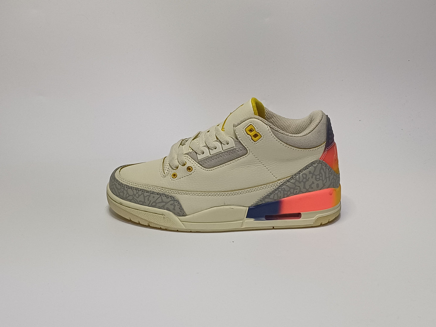 Jordan Retro 3 Atardecer Beige