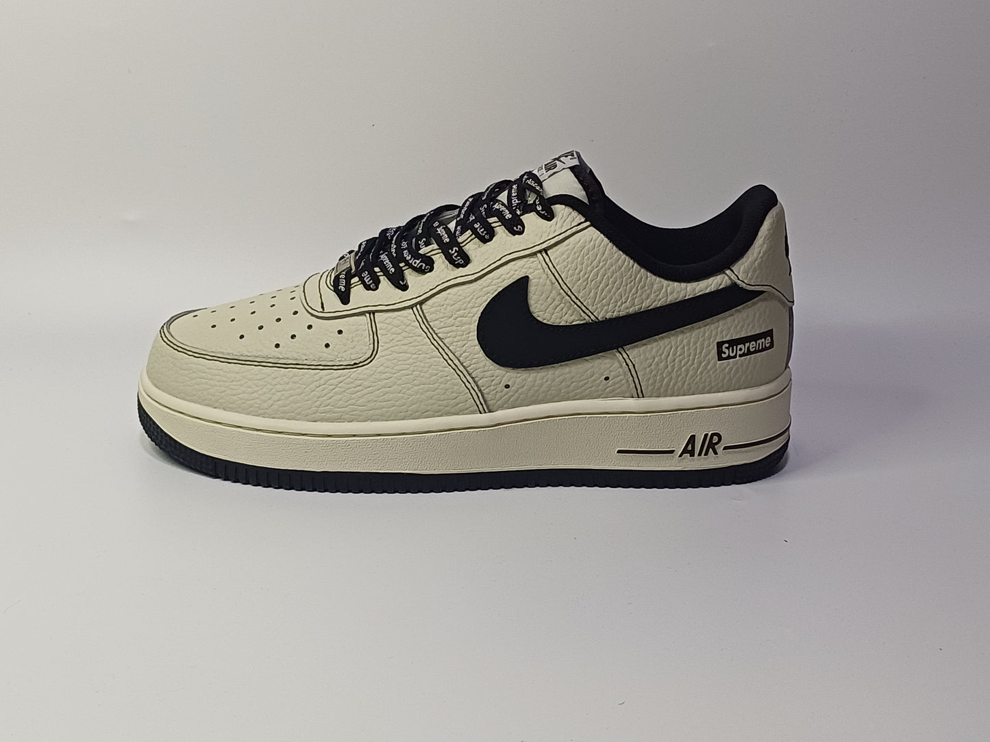 For One Supreme Beige Negro