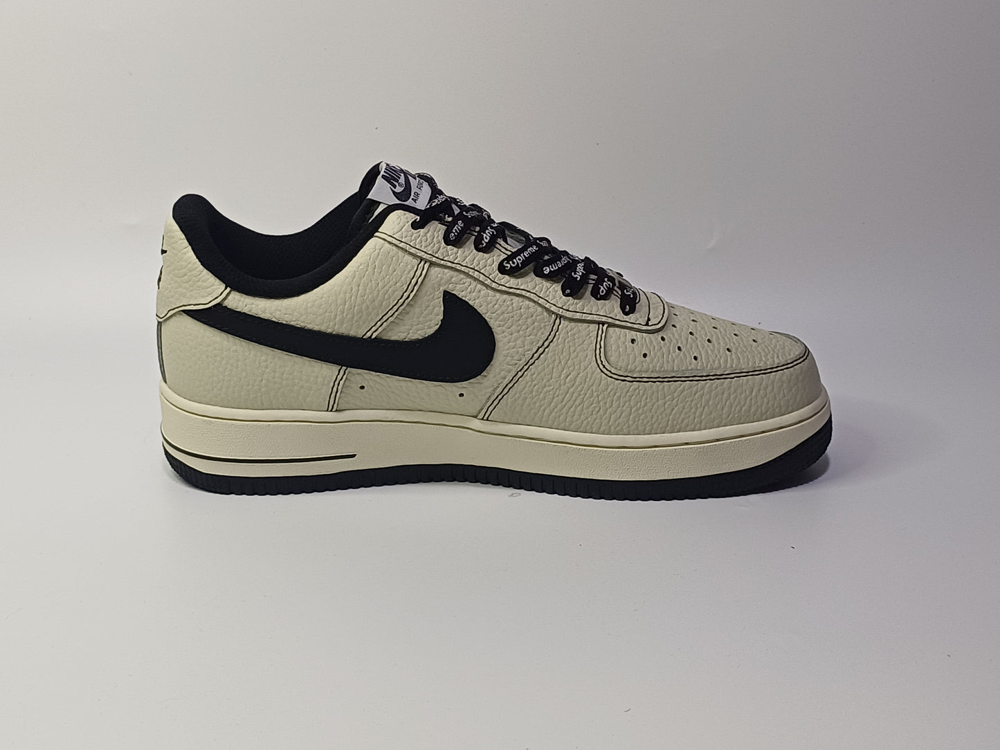 For One Supreme Beige Negro