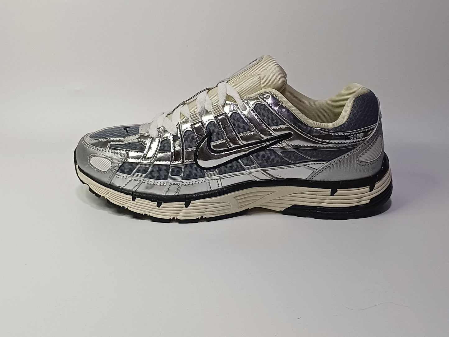 Nike P6mil Plateado