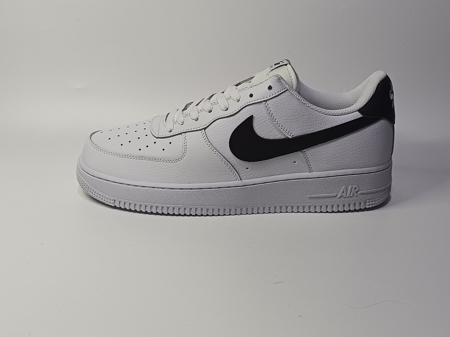 For One Blanco Chulo Negro