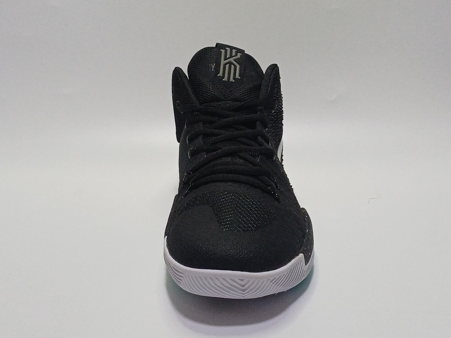 Nike Kyrie Irving 3 Negra Suela Blanca