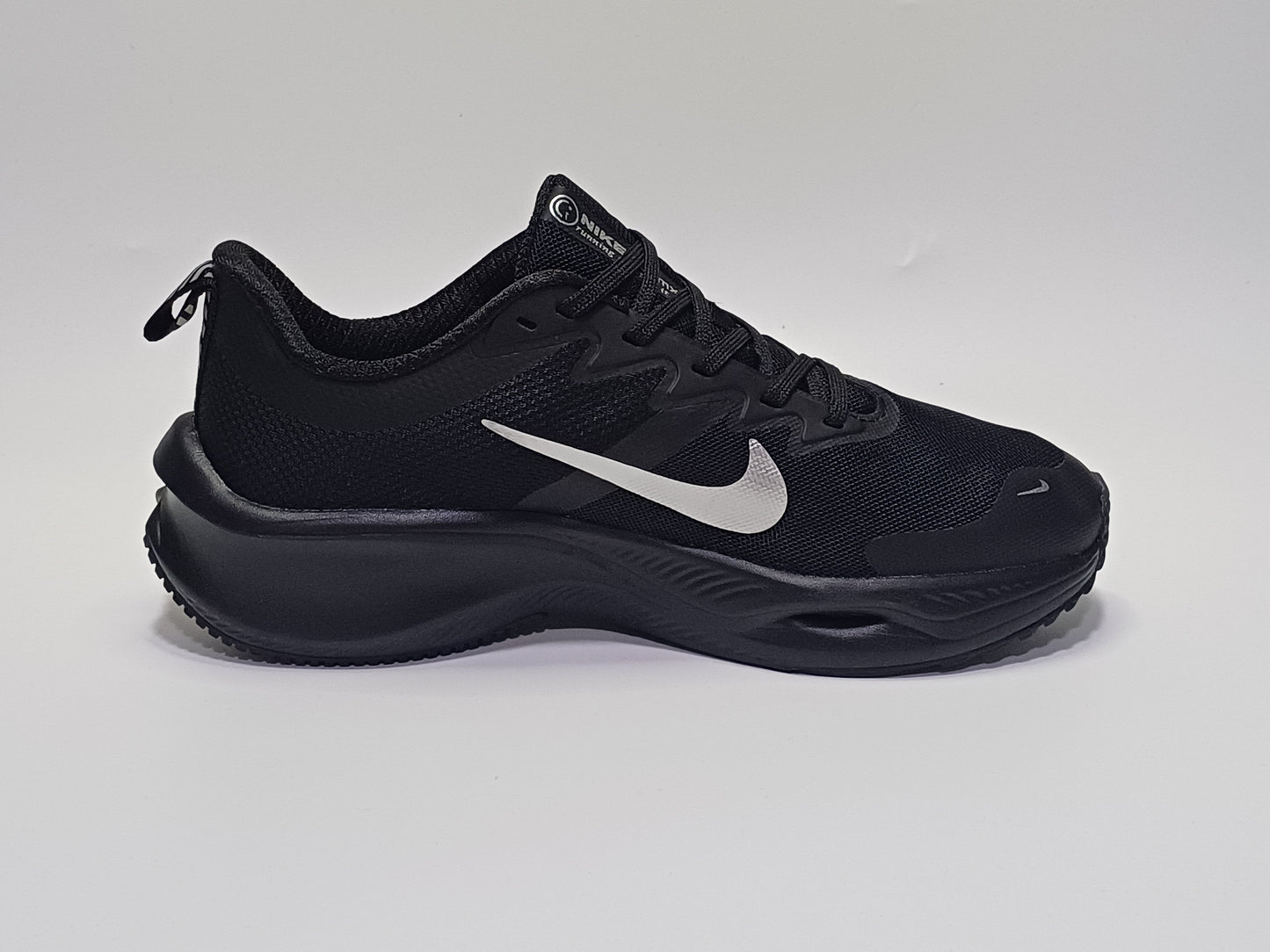 Nike Zomm Happy Negro Plata