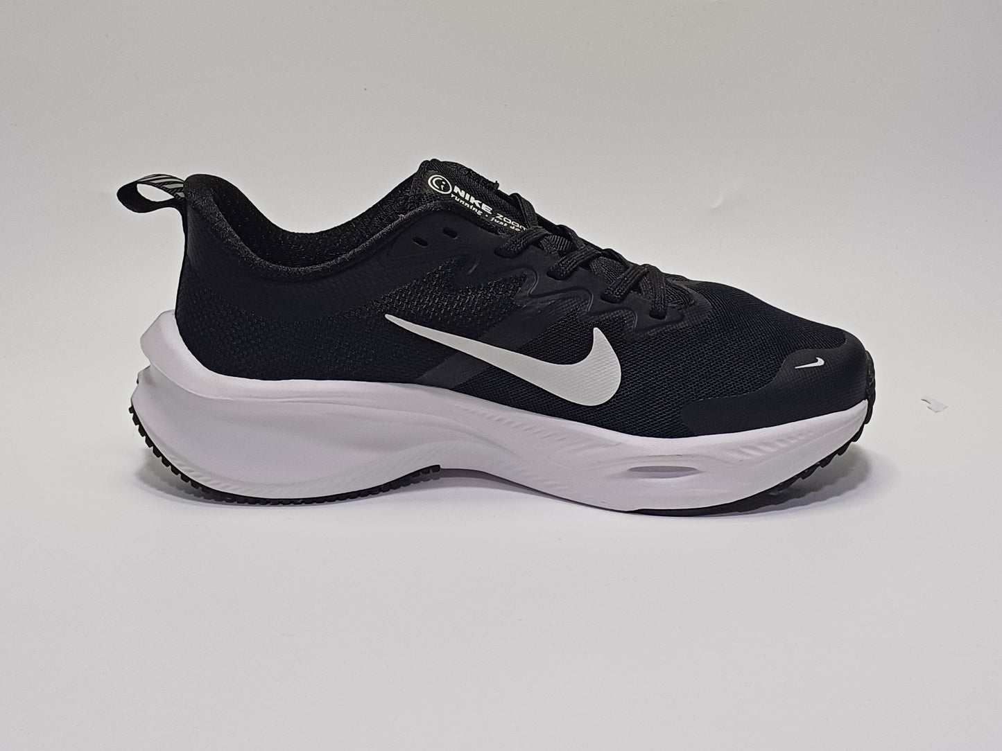 Nike Zomm Happy Negro Blanco
