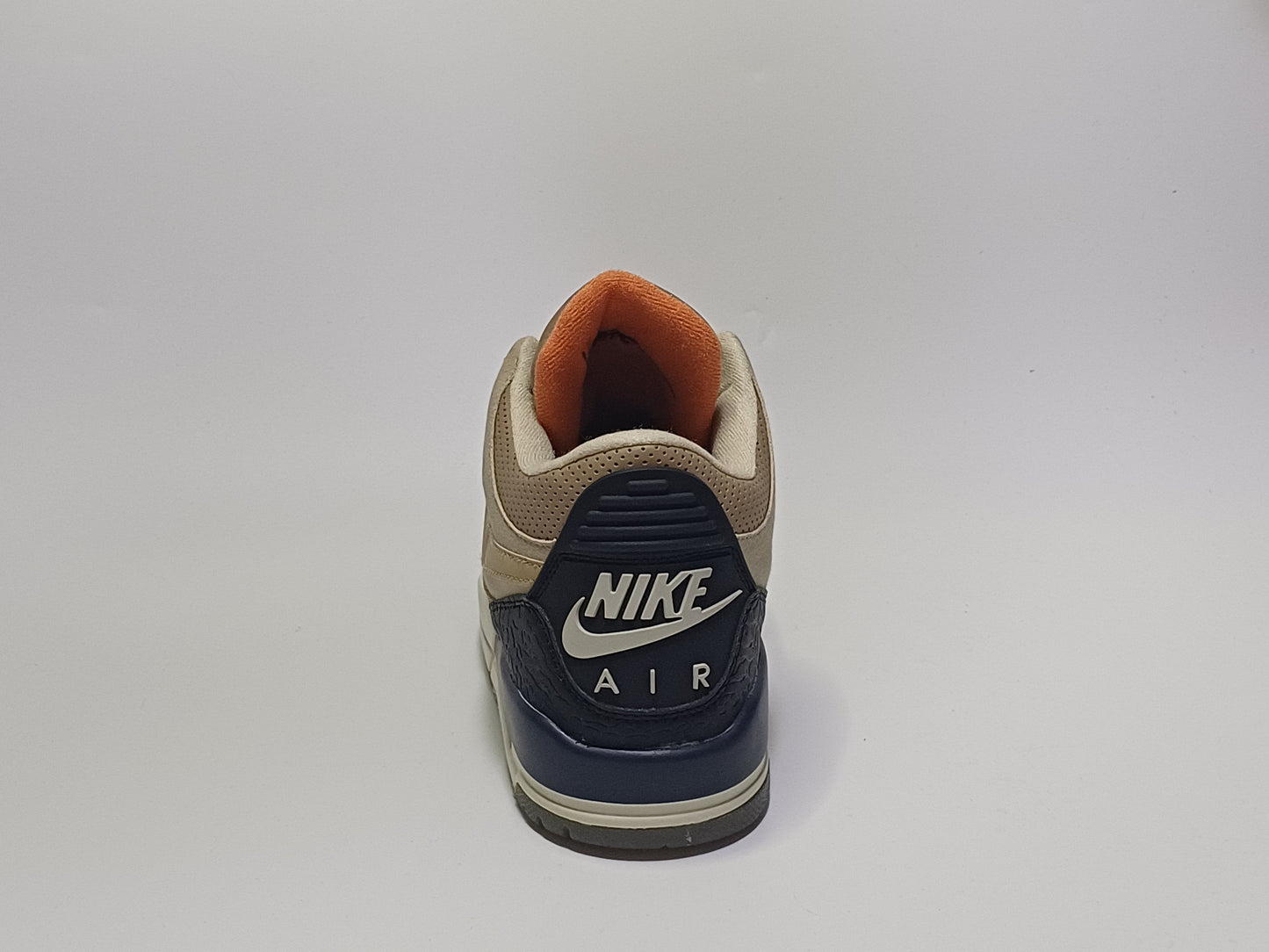 Jordan Retro 3 Beige Negra