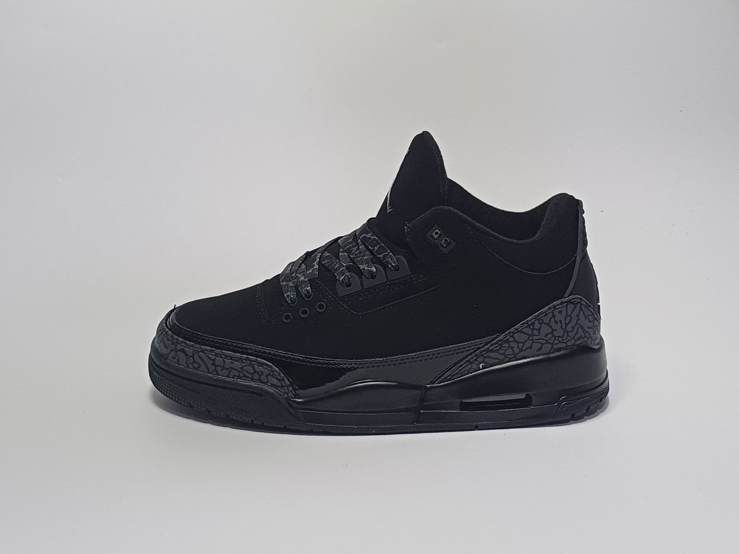 Jordan Retro 3 Negra Toda