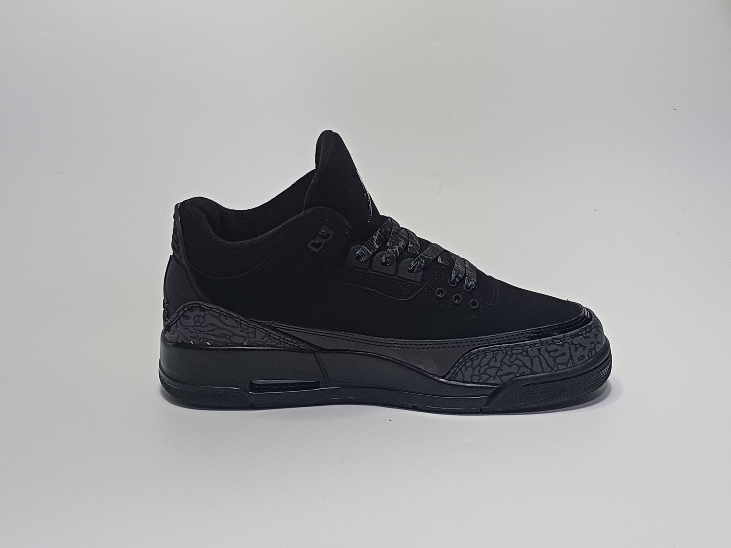 Jordan Retro 3 Negra Toda
