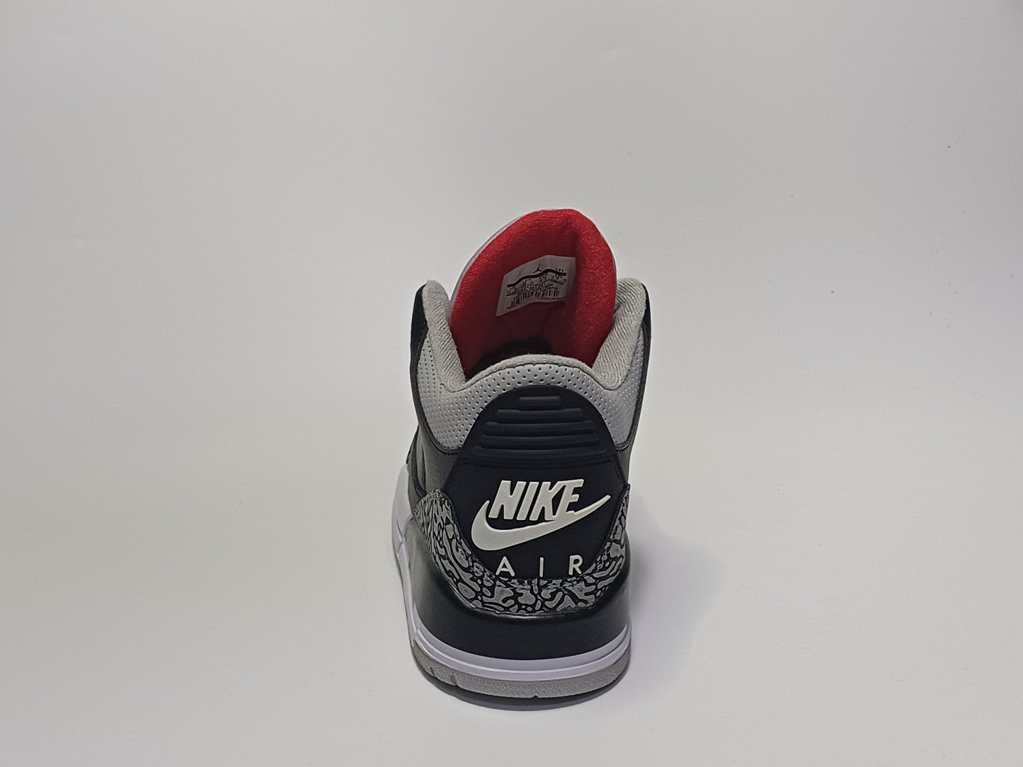 Jordan Retro 3 Negra Roja