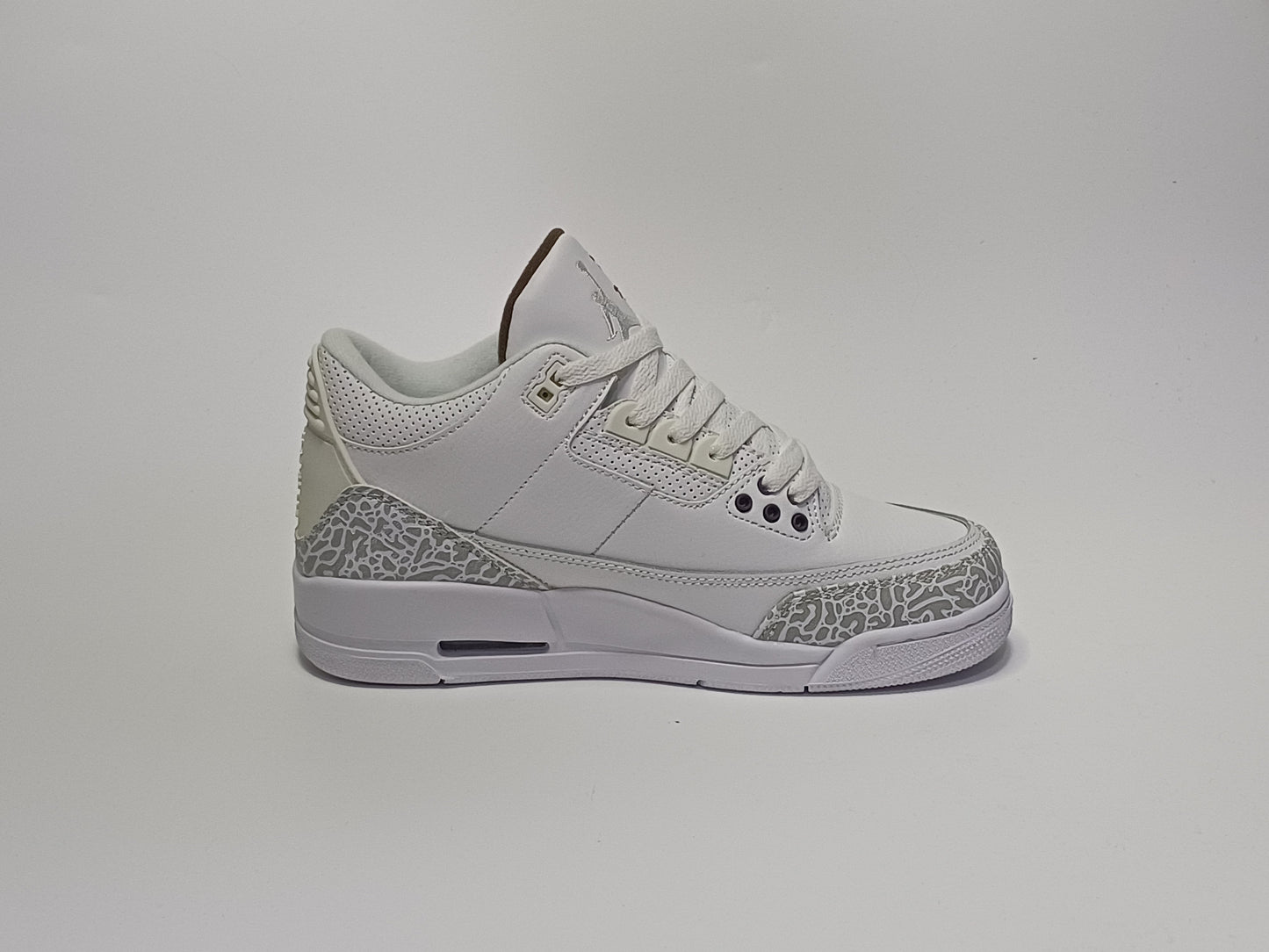 Jordan Retro 3 Travis Blanca Toda