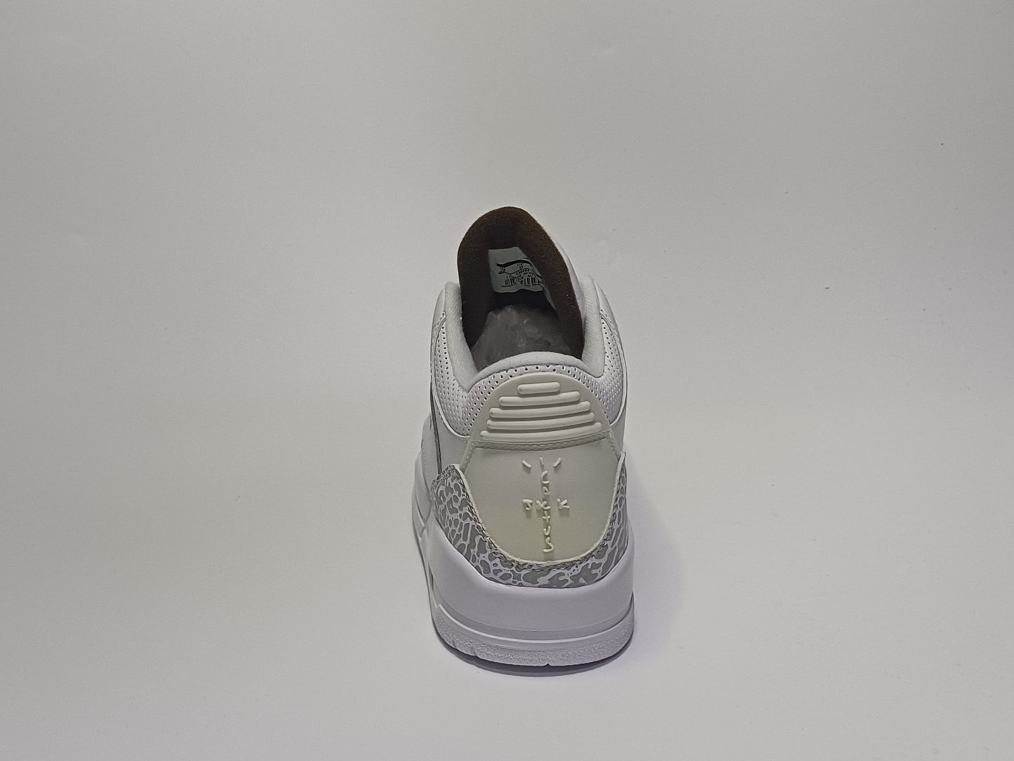 Jordan Retro 3 Travis Blanca Toda