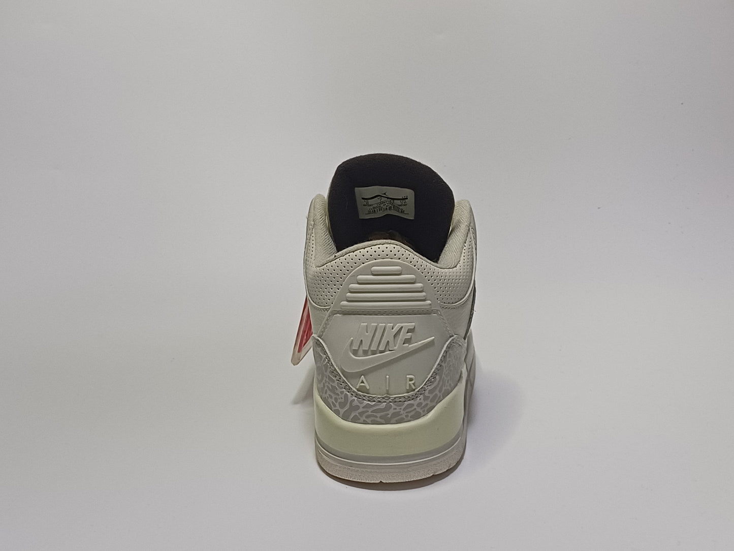 Jordan Retro 3 Travis Beige
