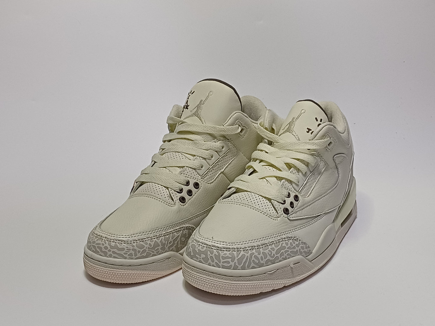Jordan Retro 3 Travis Beige
