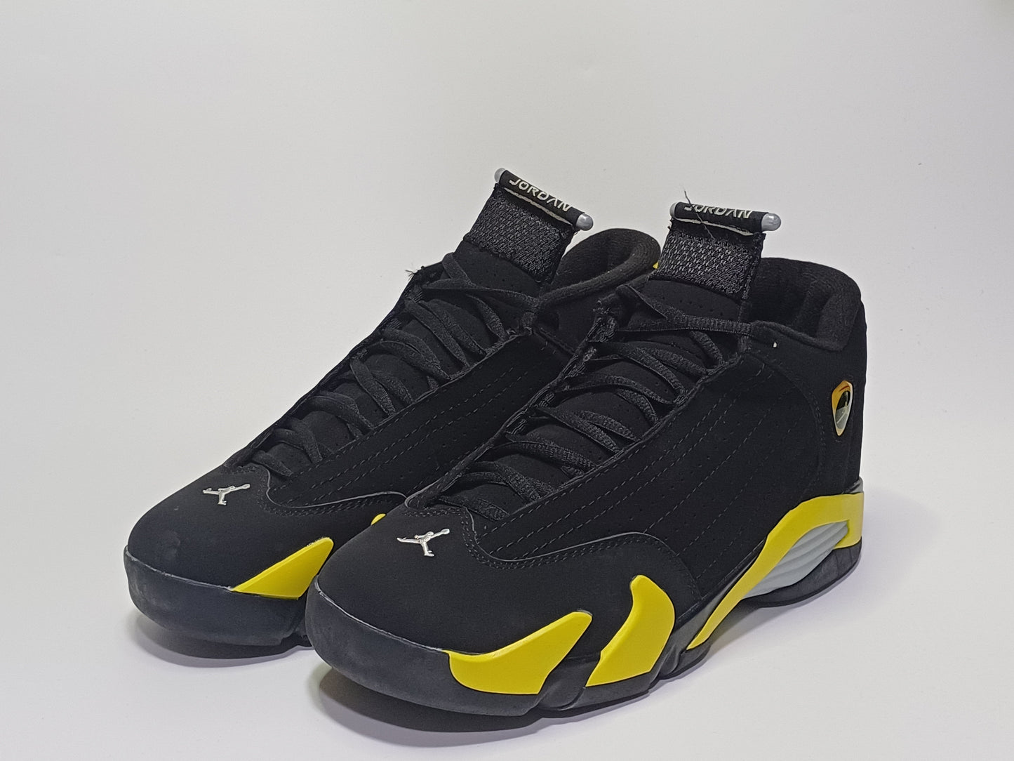 Jordan Retro 14 Negra Amarilla