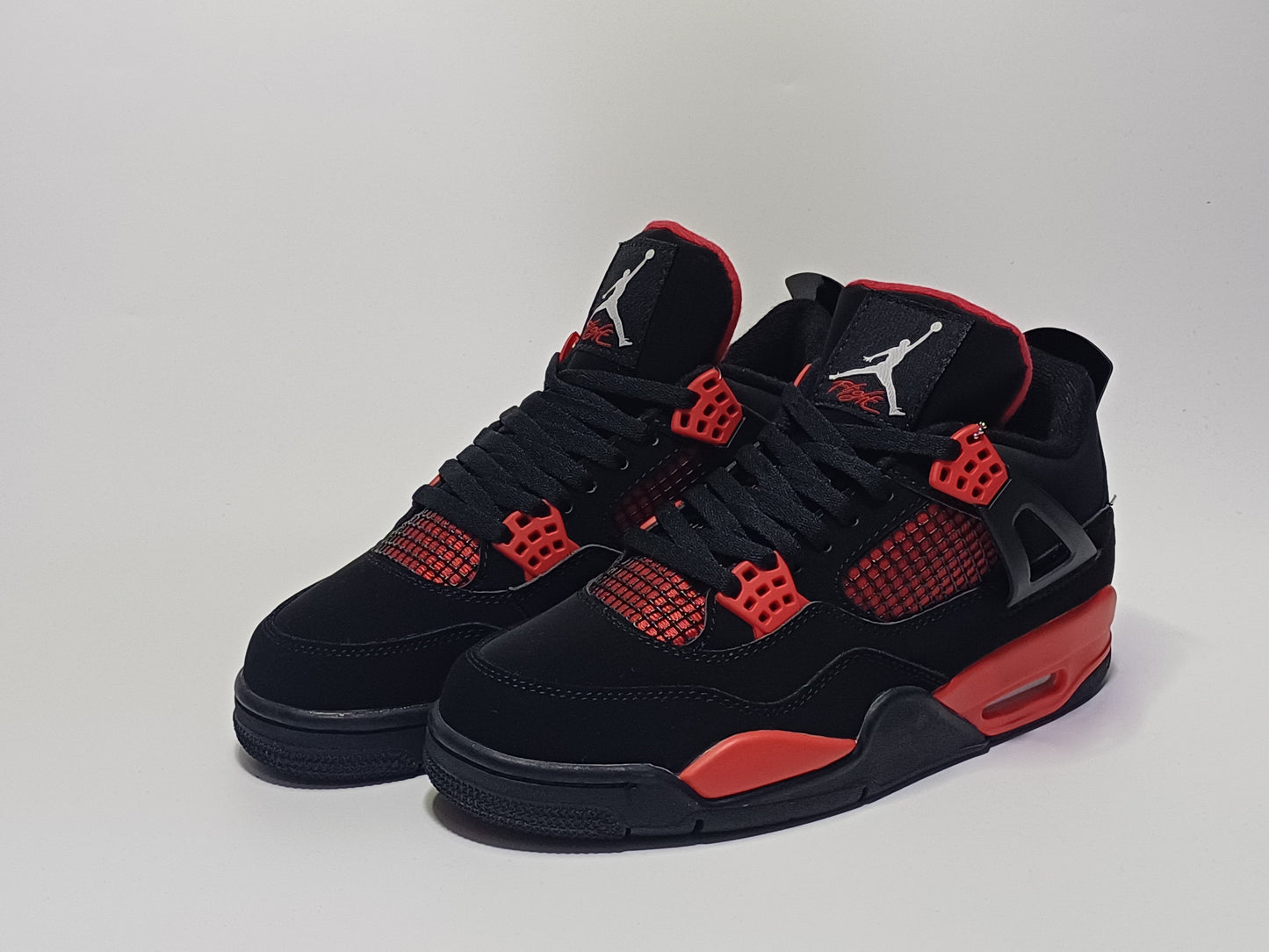 Jordan Retro 4 Negra Chapa Roja