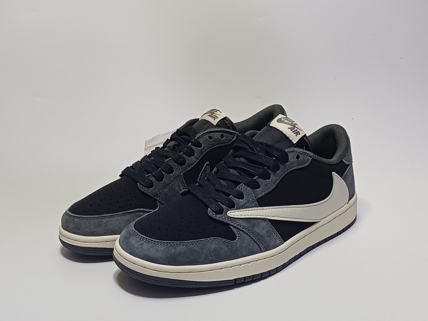 Jordan Retro 1 Zapatilla Traviz Gris Chulo Blanco