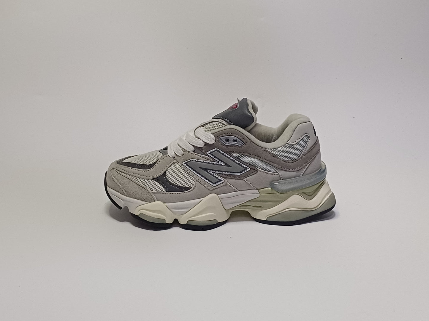New Balance 9060 Gris Beige