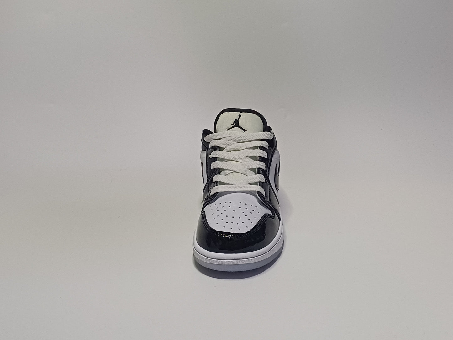 Jordan Retro 1 Zapatilla Charol Negra Blanca