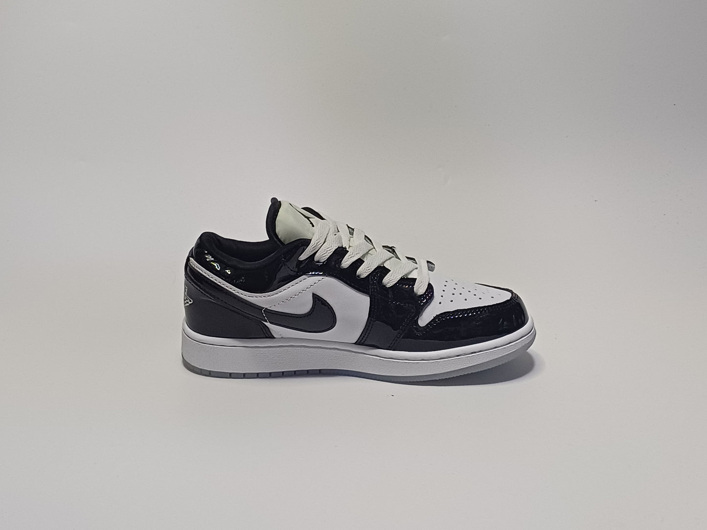 Jordan Retro 1 Zapatilla Charol Negra Blanca