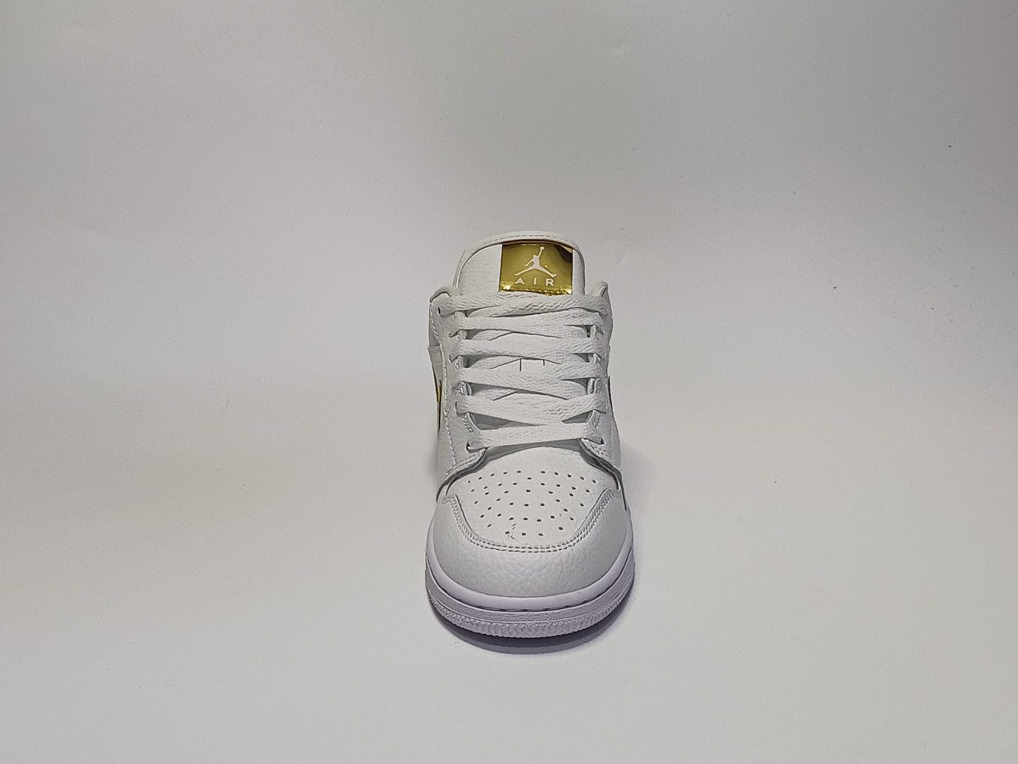 Jordan Retro 1 Zapatilla Blanca Chulo Dorado