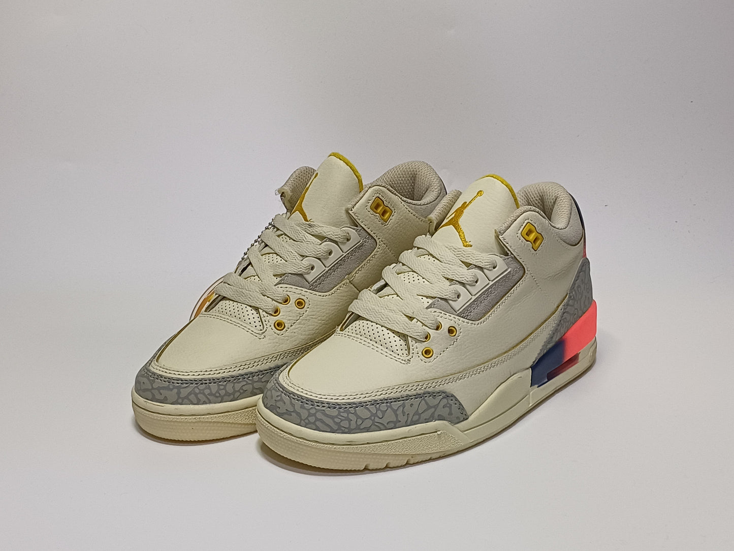 Jordan Retro 3 Atardecer Beige