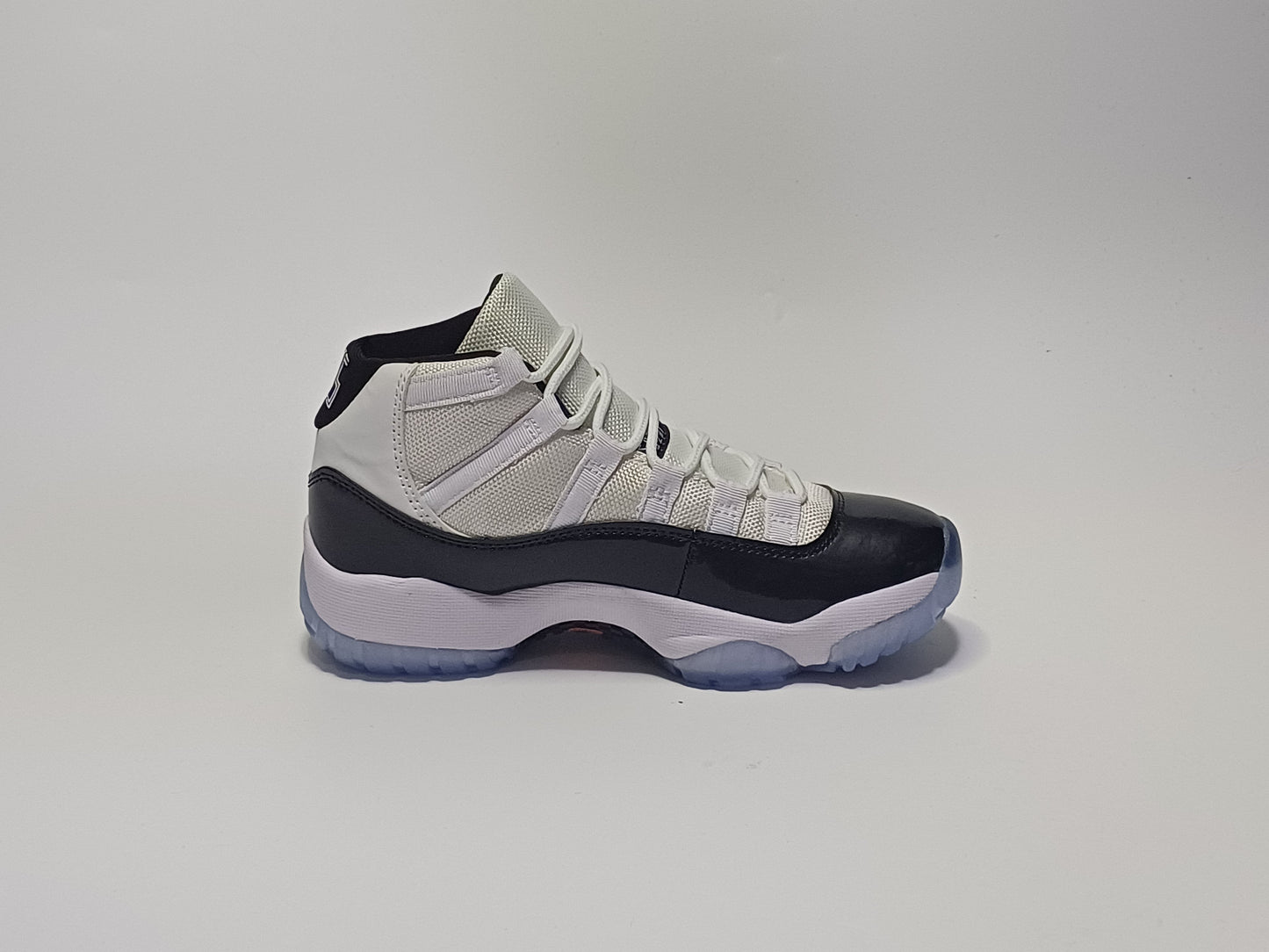 Jordan Retro 11 Bota Blanca Azul