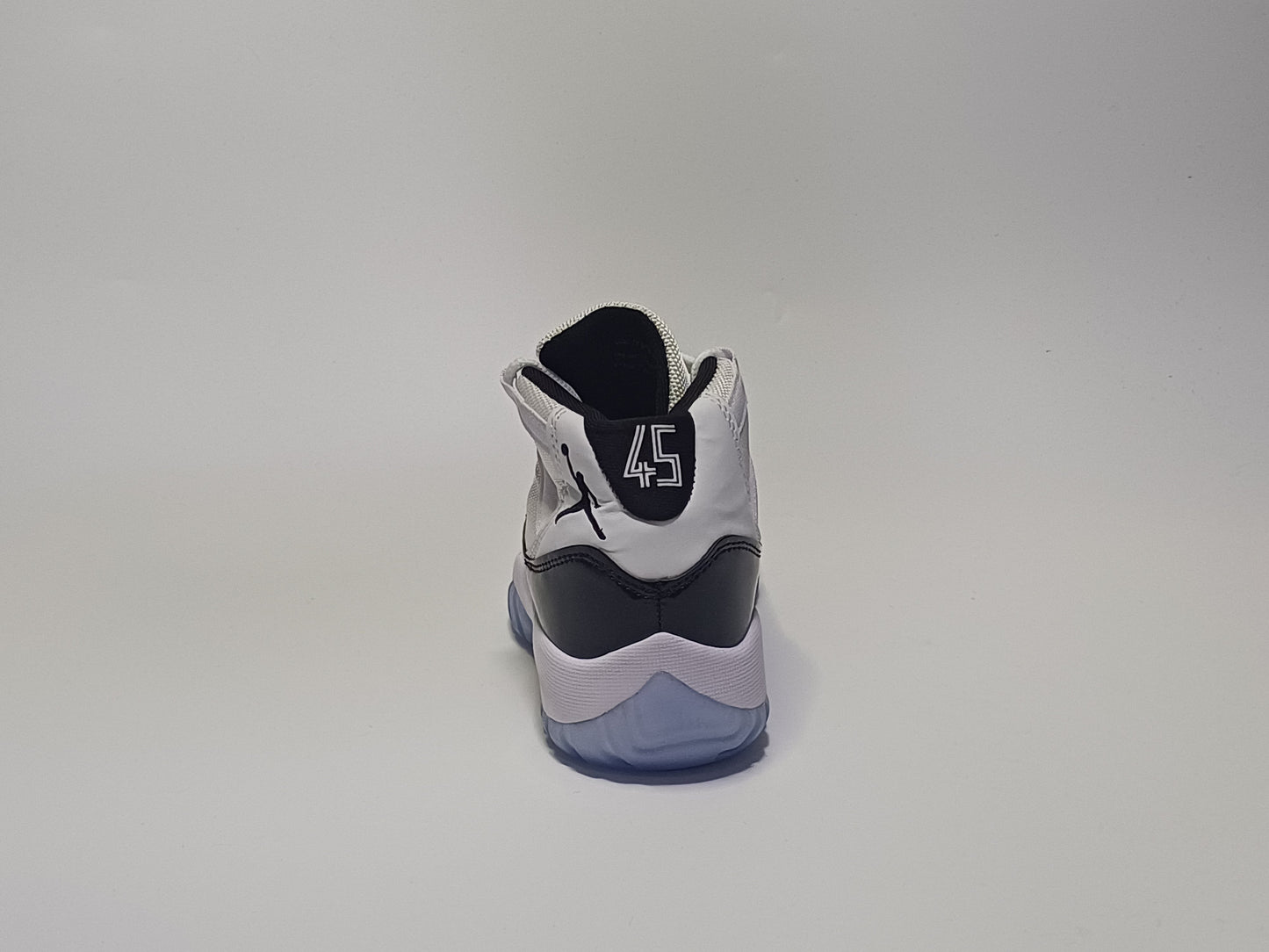 Jordan Retro 11 Bota Blanca Azul