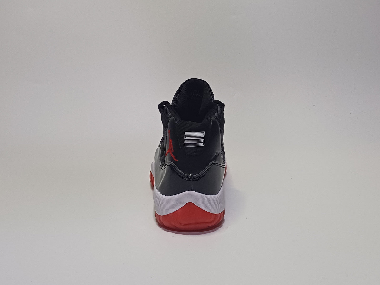 Jordan Retro 11 Bota Negra Roja