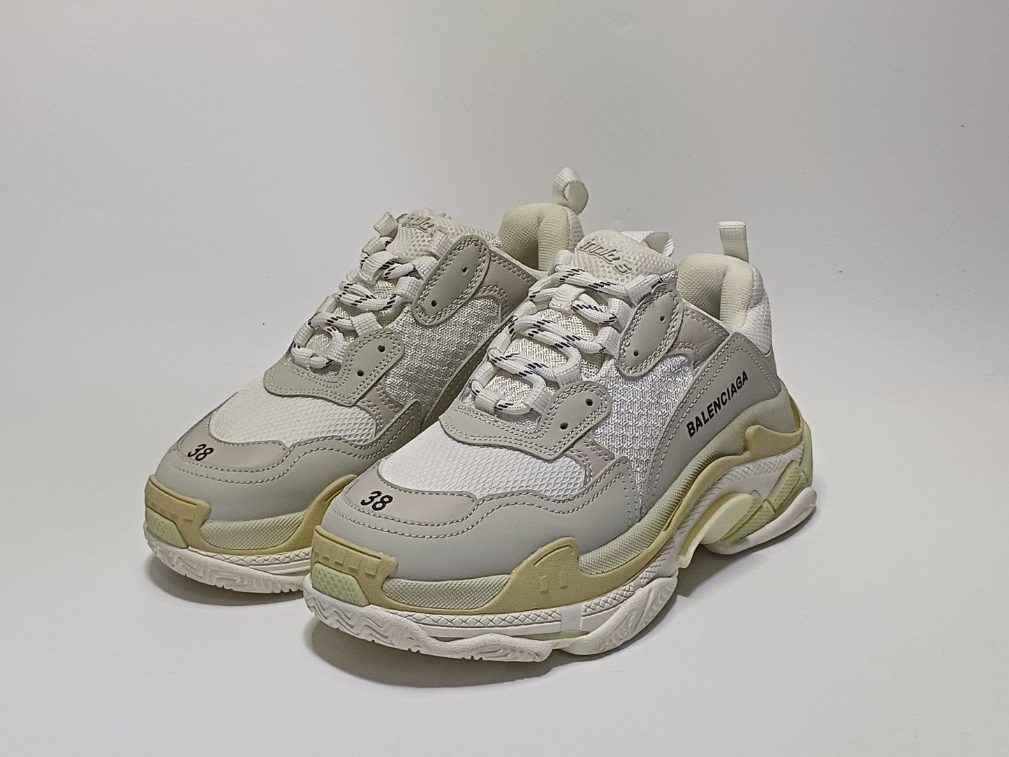 Balenciaga Alto Beige