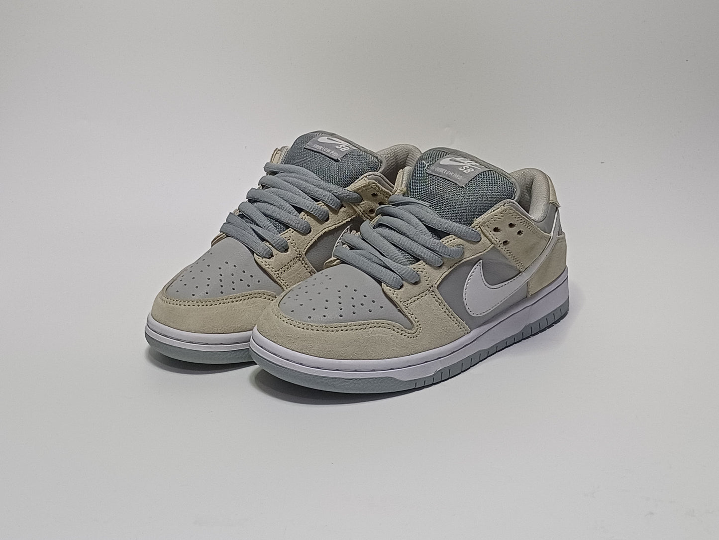 Nike SB Gris Gamuza