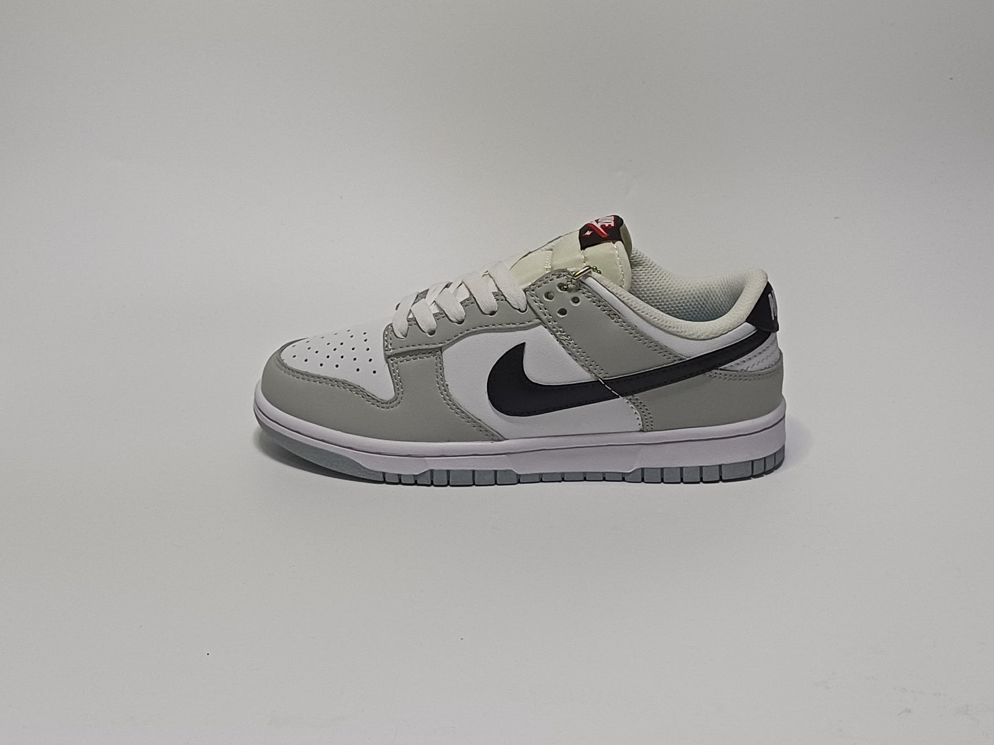 Nike SB Gris Blanco Chulo Negro