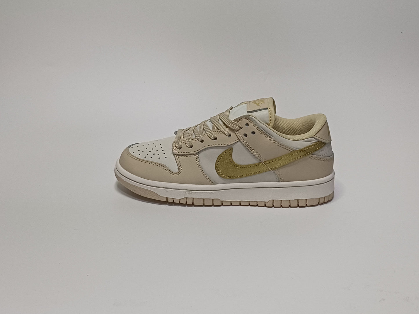 Nike SB Beige Dorado