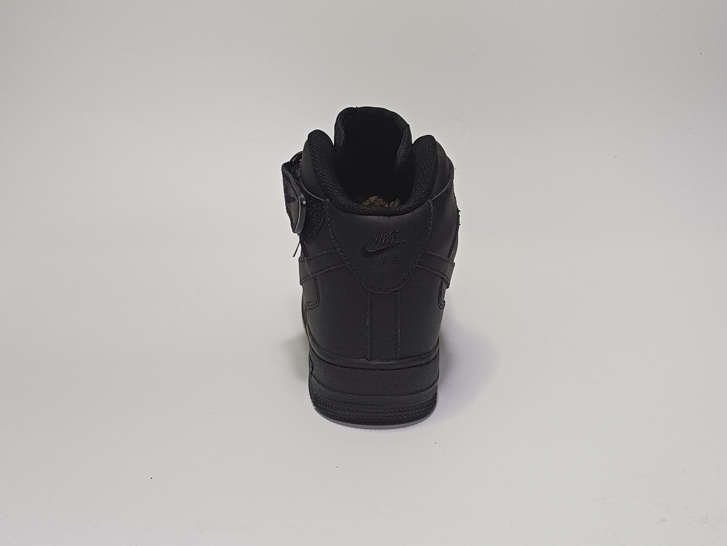 For One Bota Negra Toda