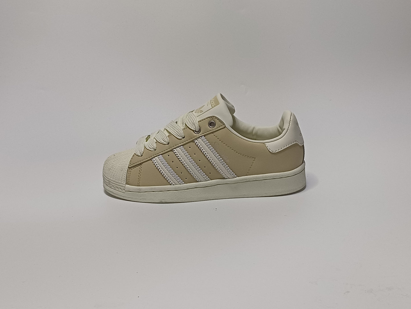 Adidas Super Star Cuero Beige