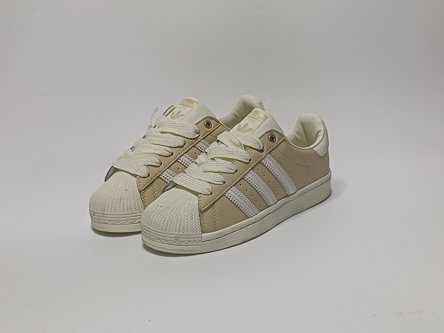 Adidas Super Star Cuero Beige