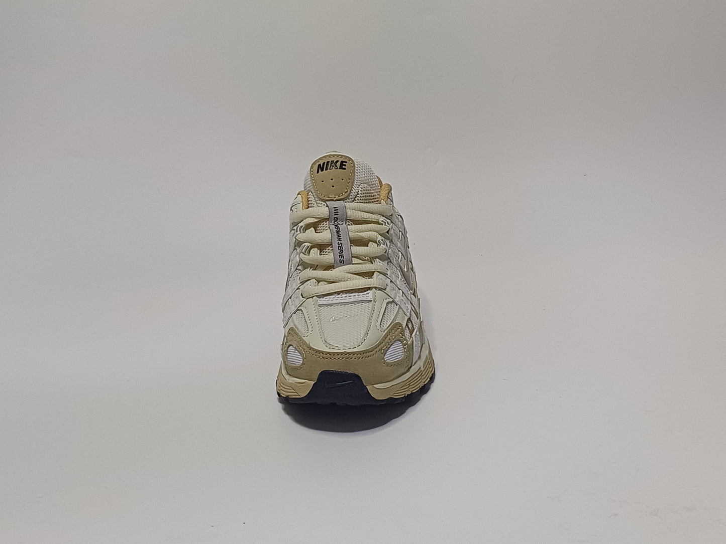 Nike P6000 Beige Blanco