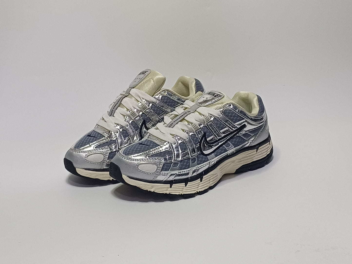 Nike P6000 Plateado