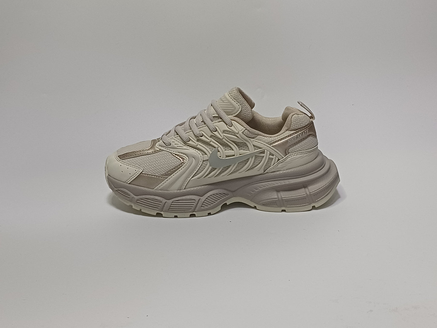 Nike Skate Beige Dorado