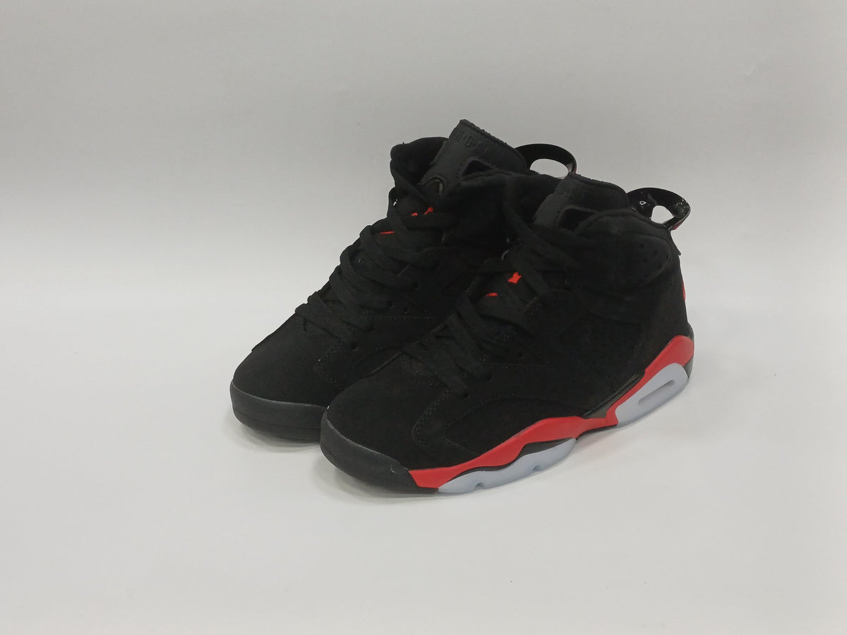 Jordan Retro 6 Negra Roja