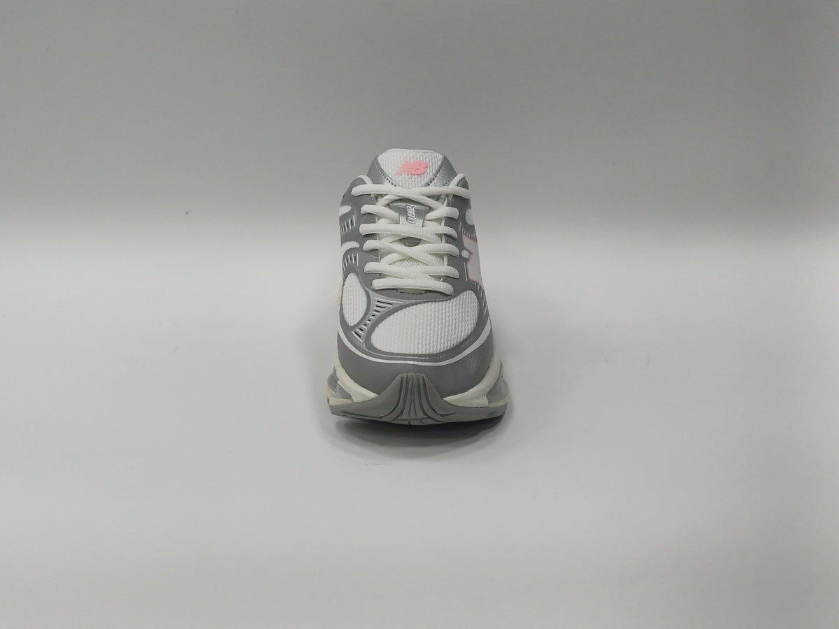 New Balance 2000 Plateado