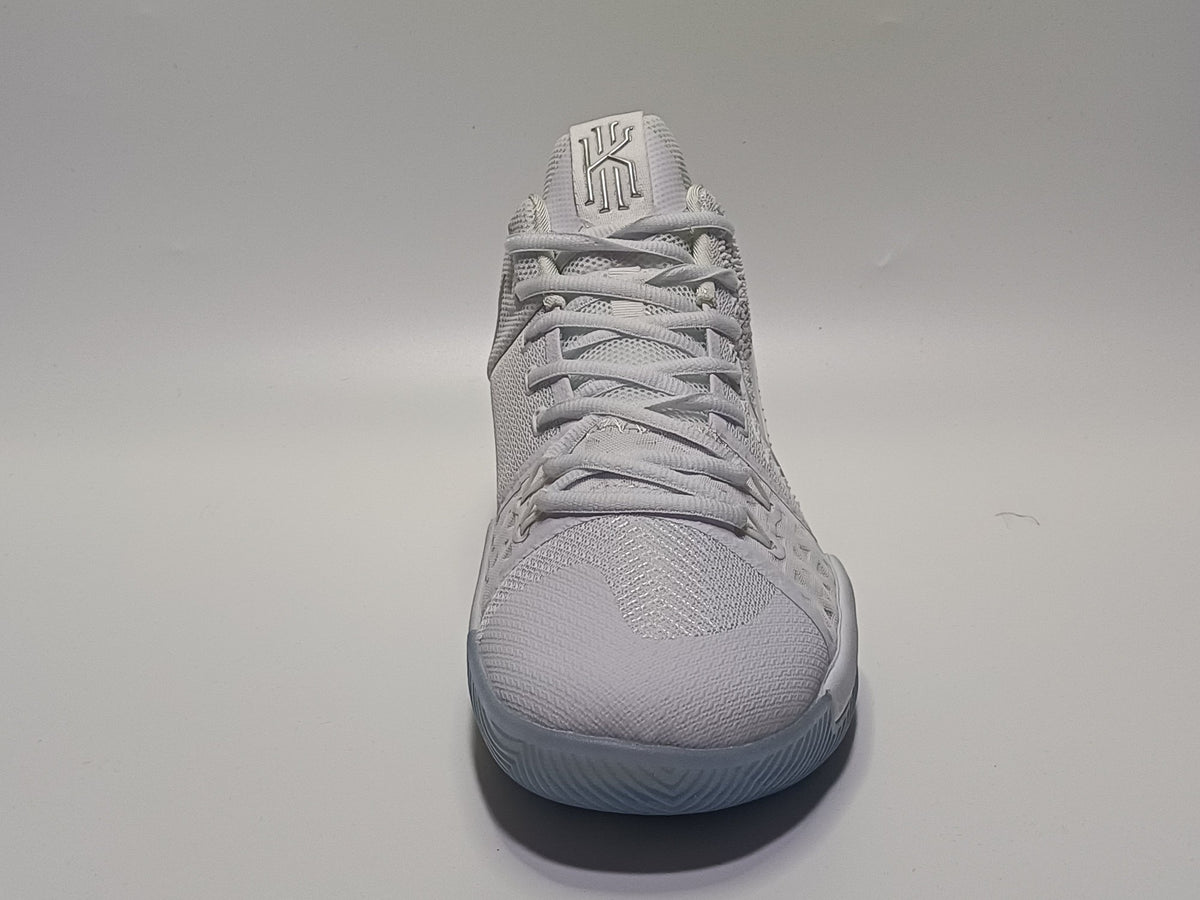 Nike Kyrie 3 Blanca Plata