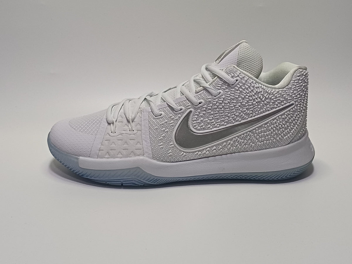 Nike Kyrie 3 Blanca Plata