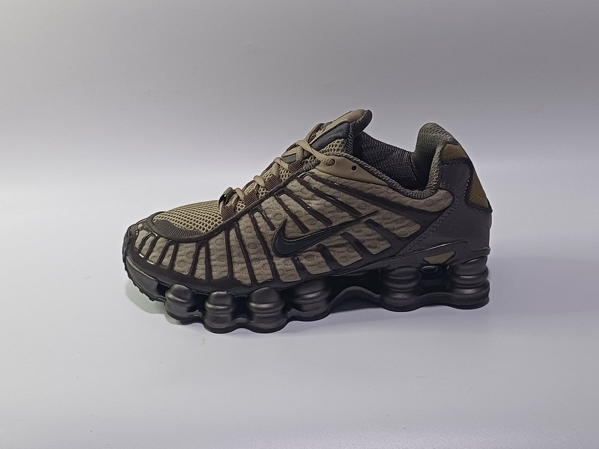 Nike Shox Gusano Café