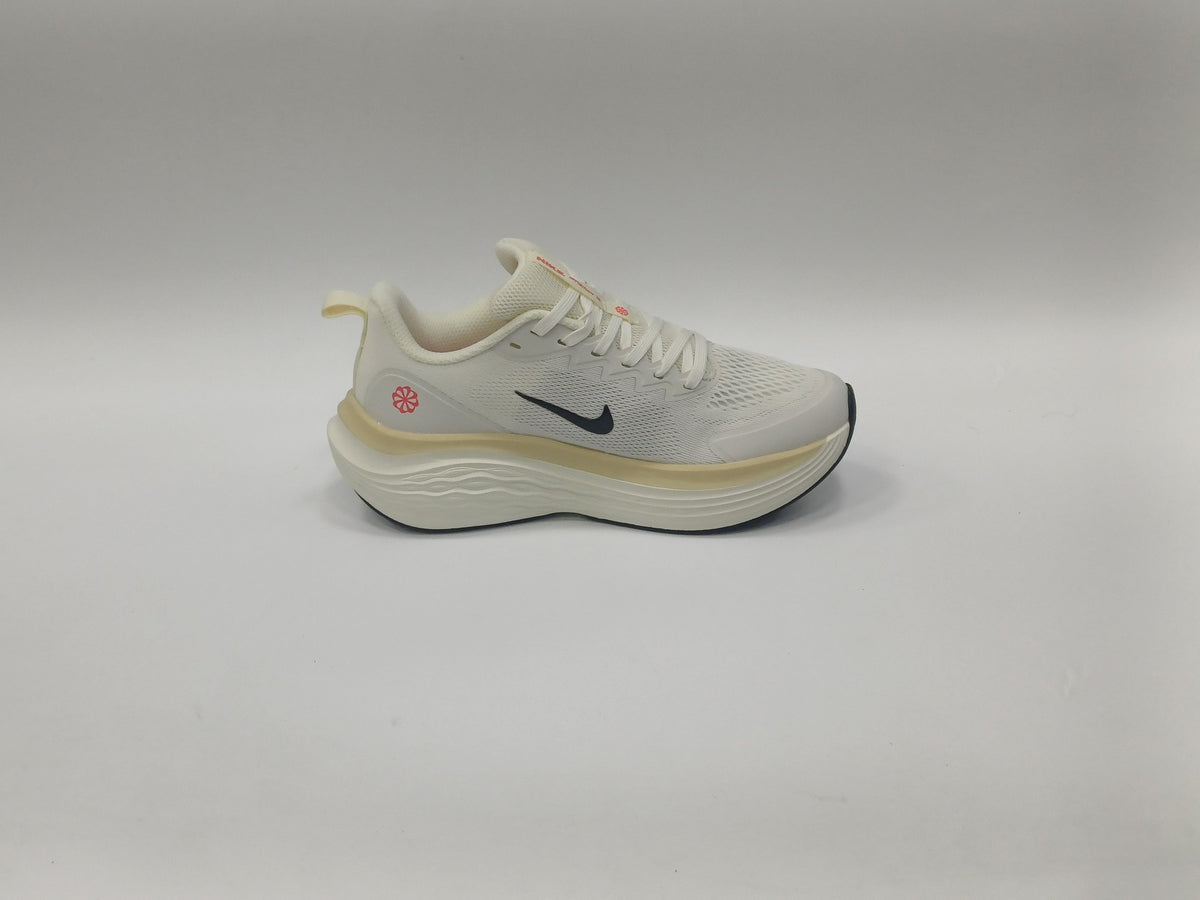 Nike Structor Beige