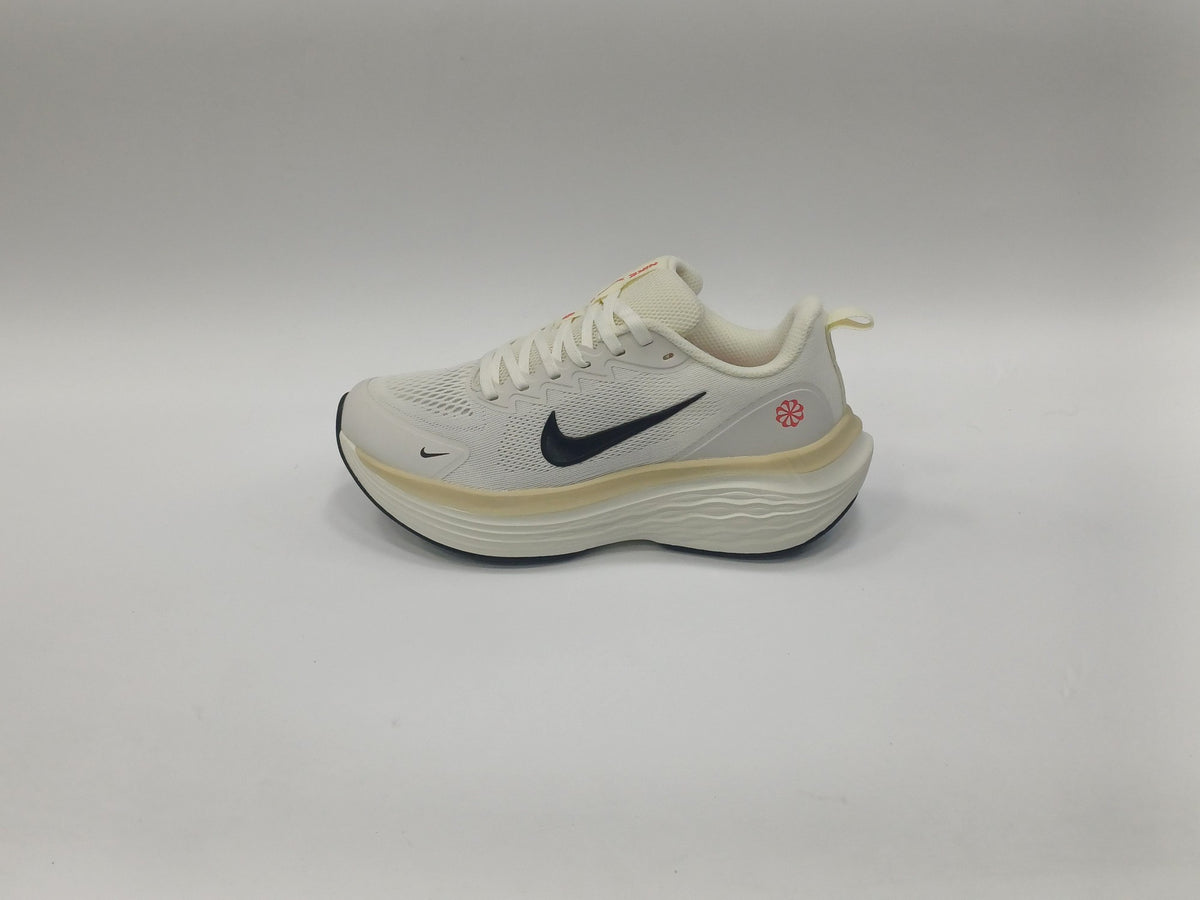 Nike Structor Beige