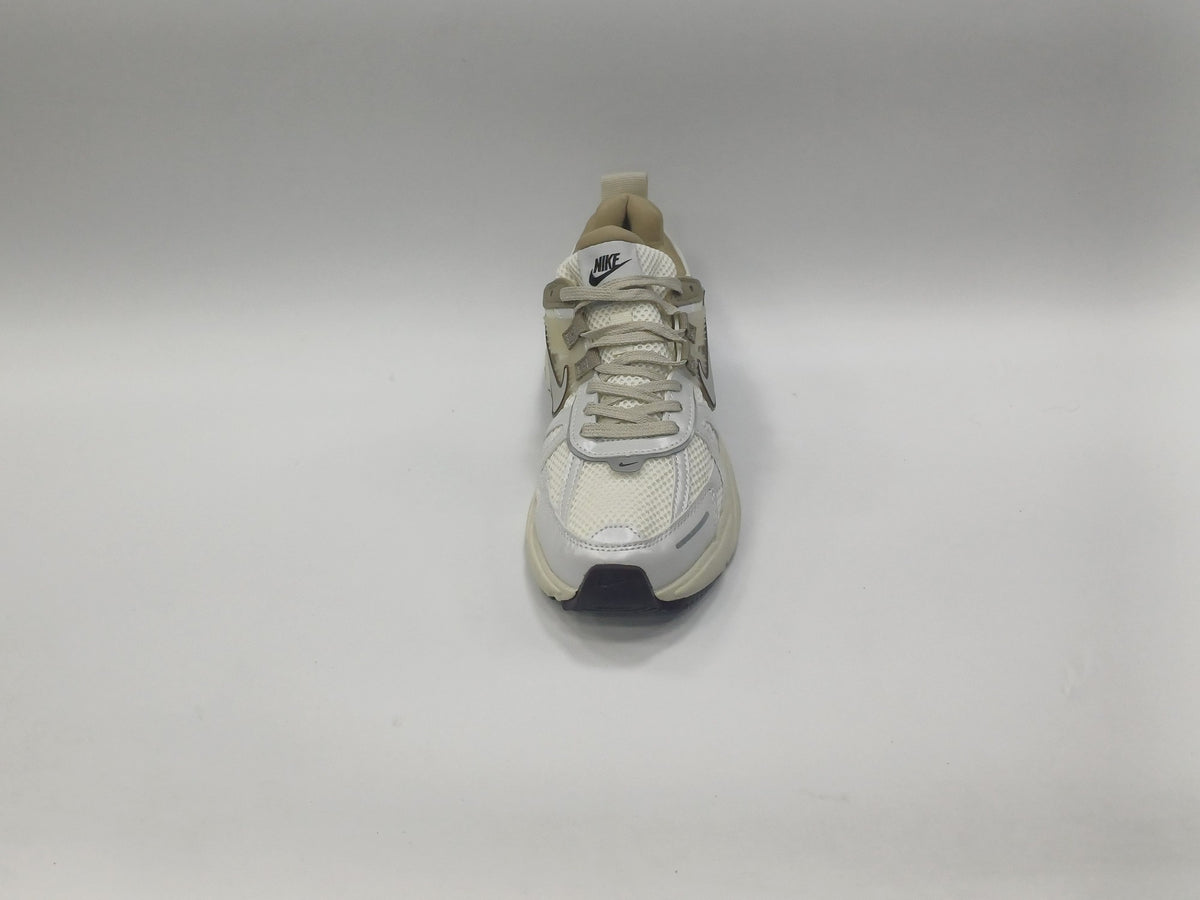 Nike V2K Beige Café Chulo Plata