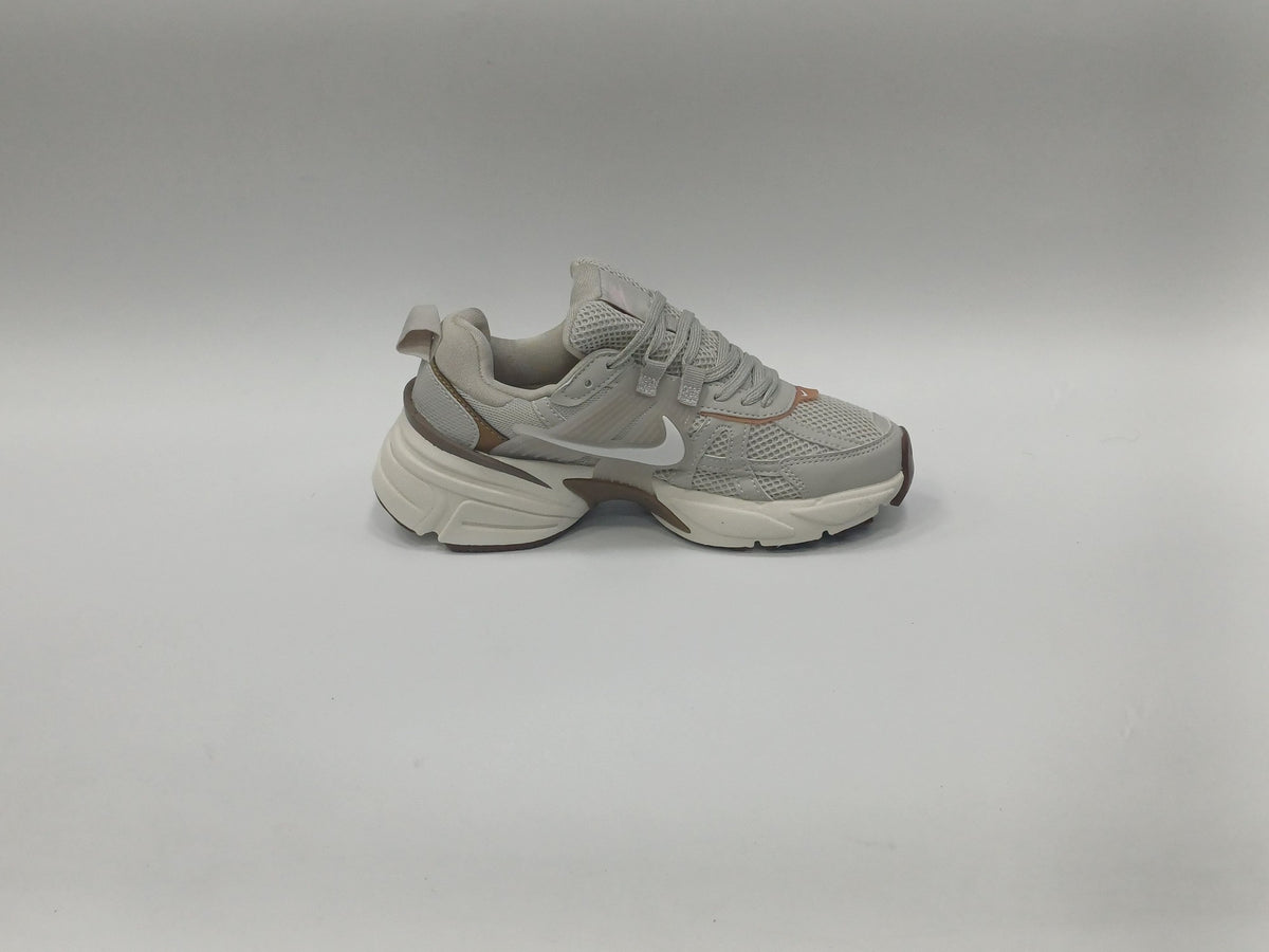 Nike V2K Beige Chulo Blanco