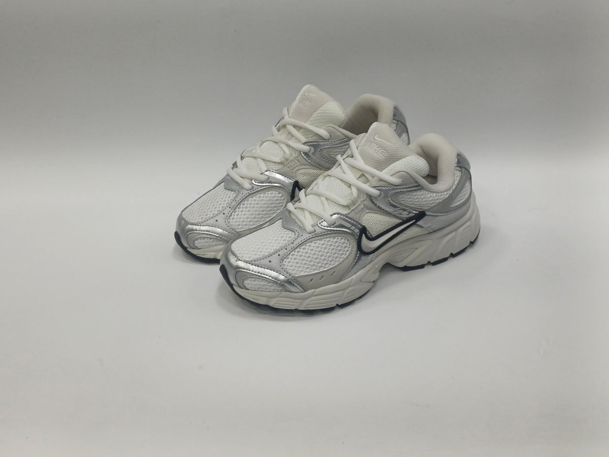 Nike Vomero 5 Beige Plata